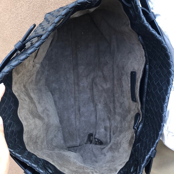 Authentic Bottega Veneta Handbag - Picture 5 of 13
